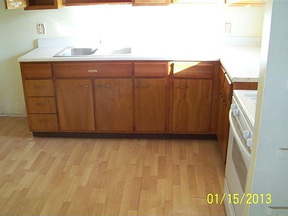 2nd image of 904 W 72nd Pl