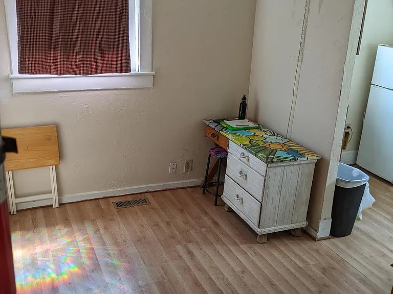1131 Pleasant St #A — Photo 4