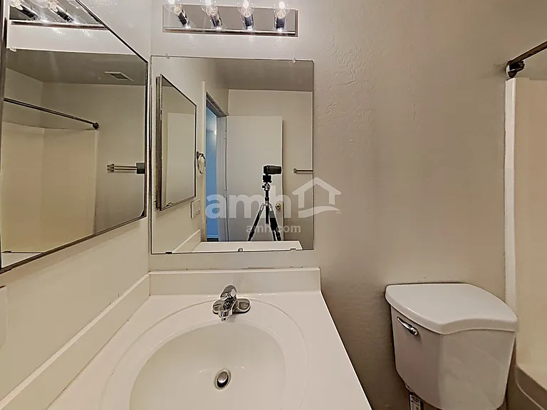 4324 W Darrow St — Photo 16