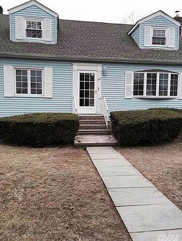 2nd image of 725 Saint Anns Ave