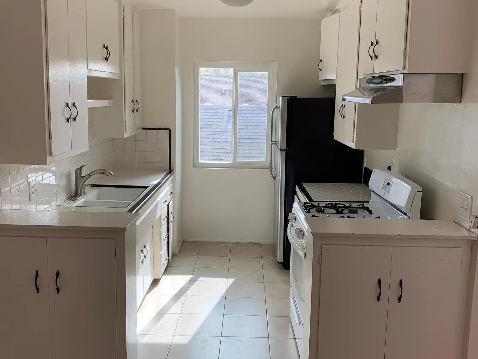 931 N Spaulding Ave — Photo 3