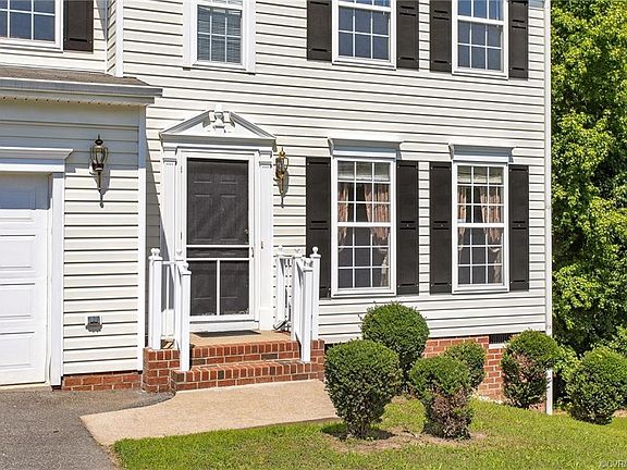 2nd image of 1017 County Park Pl