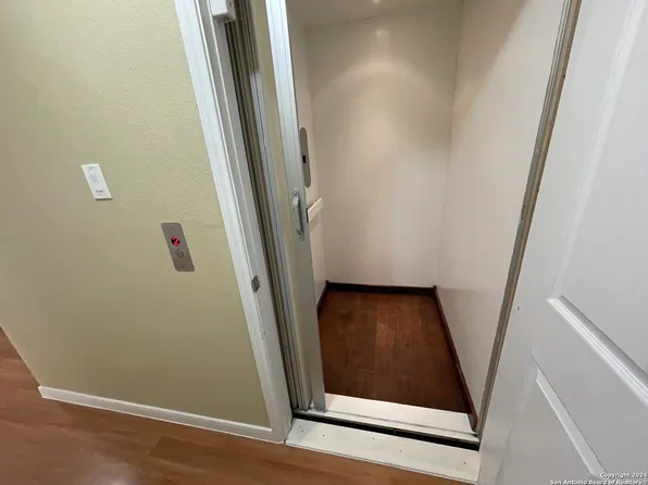 13319 LOMA VIENTO, San Antonio, TX 78233