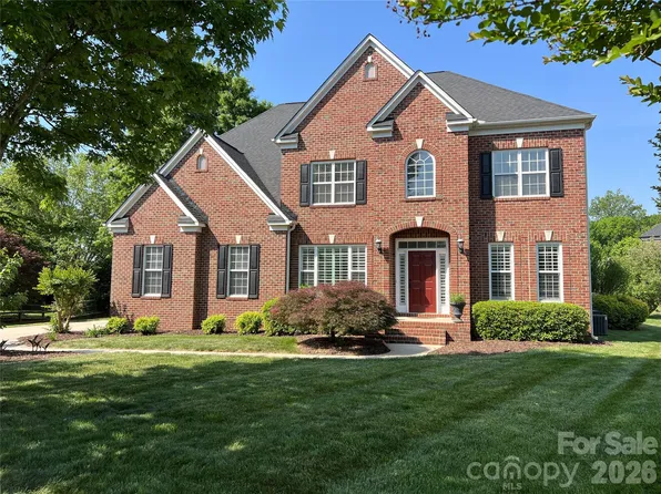 695 Summerford Ct NW, Concord, NC 28027
