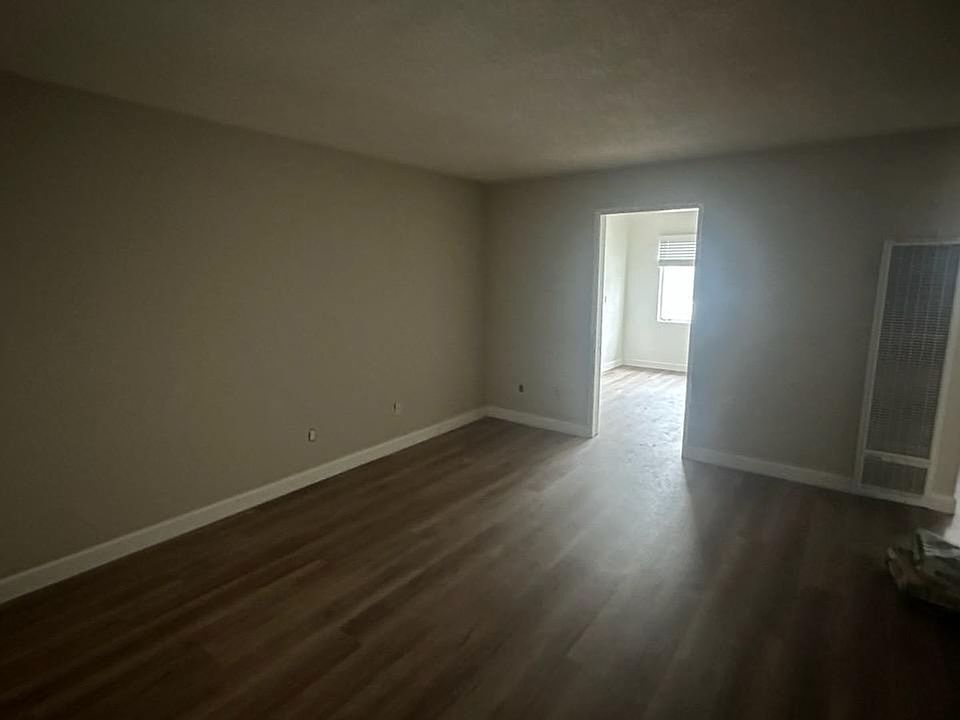 1st image of 4406 Menlo Ave APT 8