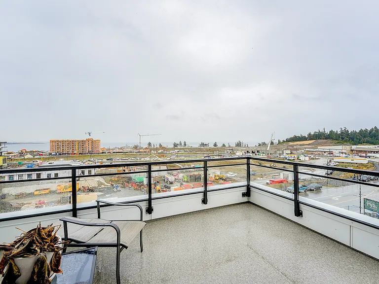 3564B Ryder Hesjedal Way — Photo 19