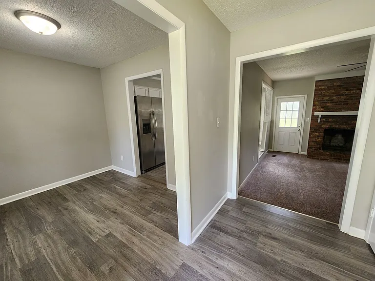 6701 Vaughn Rd — Photo 2