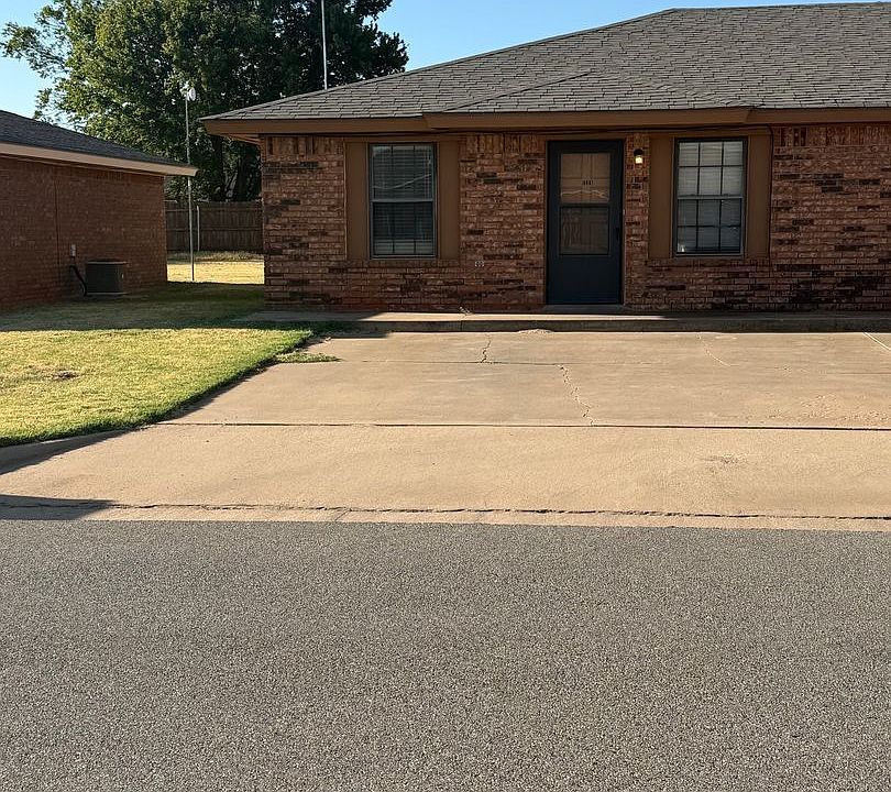 1st image of 2124 Apple Ave #2124
