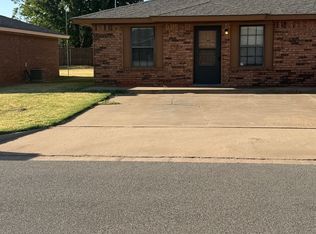 2124 Apple Ave #2124, Weatherford, OK 73096