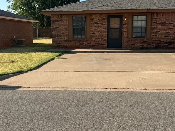 2124 Apple Ave #2124, Weatherford, OK 73096