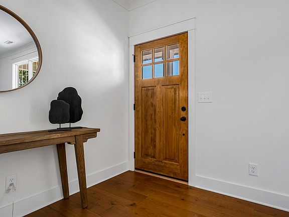 4th image of 301 Princeton Gdns