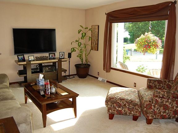 4th image of 6641 Knollview Dr