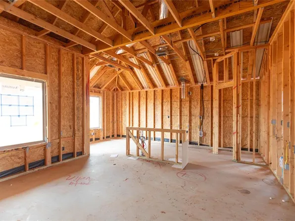10340 SW 56th St, Mustang, OK 73064