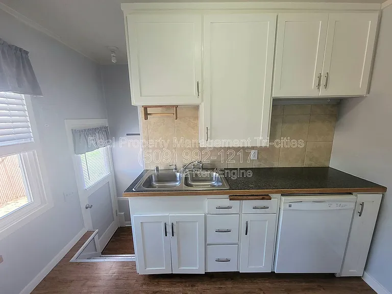 312 Goethals Dr — Photo 7