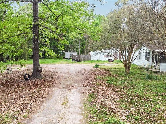 3rd image of 297 Hillcrest Ln
