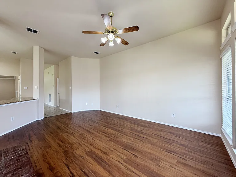 6000 Arlington Dr — Photo 17