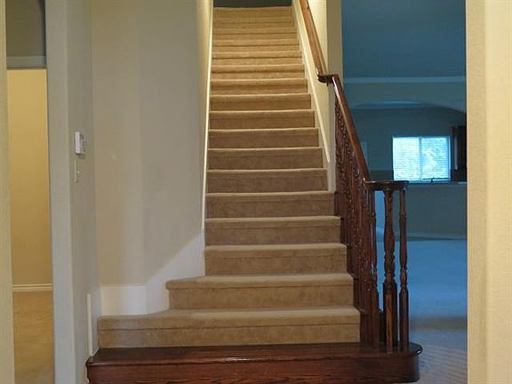 3rd image of 8633 Vista Royale Dr