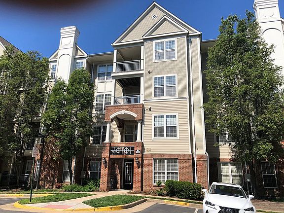 5th image of 3015 Nicosh Cir Unit 2106