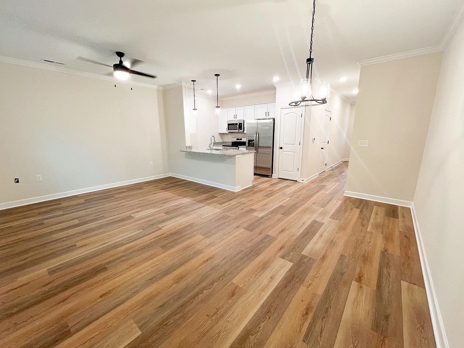 2 bed, 2.5 bath, 1300 sqft, $1,395 — Photo 3