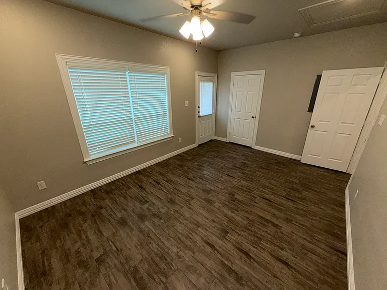 532 Wrigley Ln — Photo 8