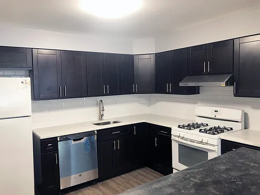 Rented by Walker Whiteside Pettibone, LREB | media 6