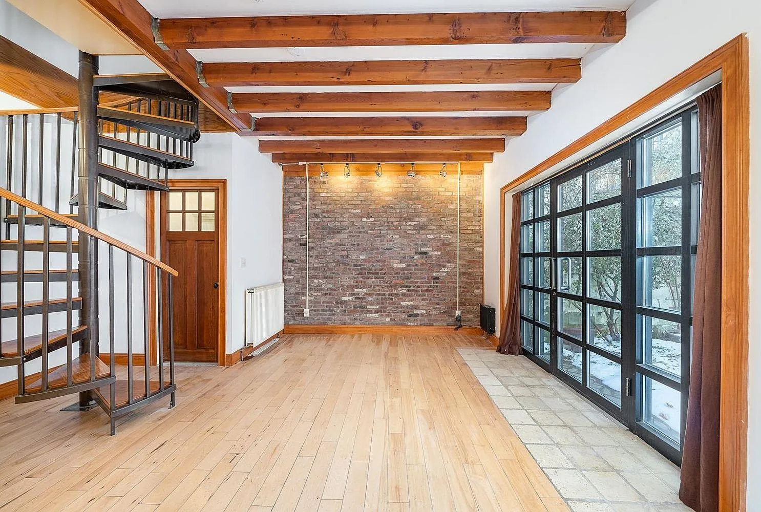 2 bed, 1.5 bath, $4,500 — Photo 1