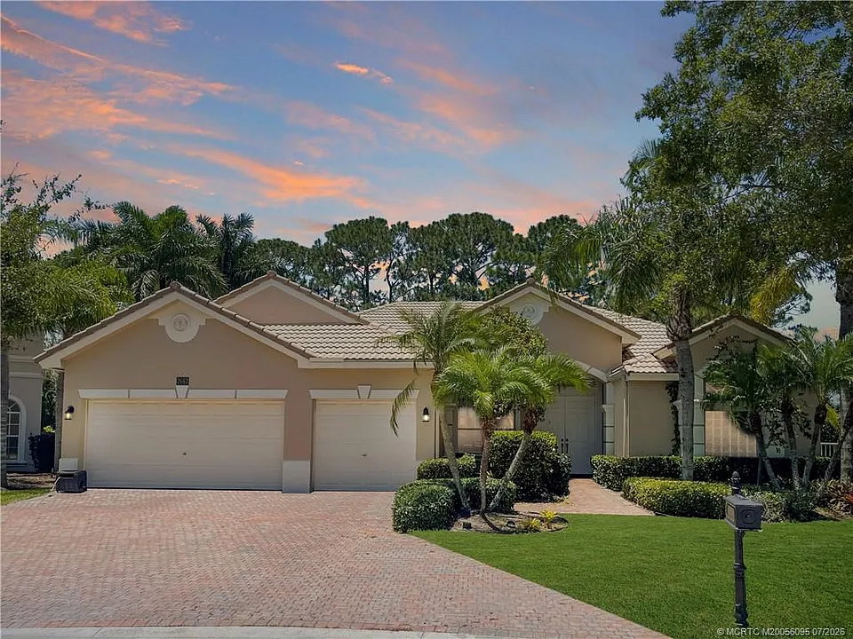 2662 SW Newberry Ct