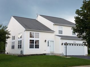 1522 Arlington Ln, Gurnee, IL 60031