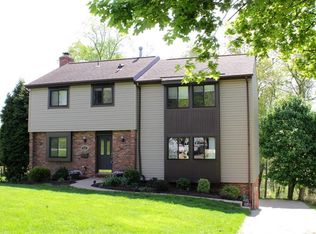 579 Fruitwood Dr, Bethel Park, PA