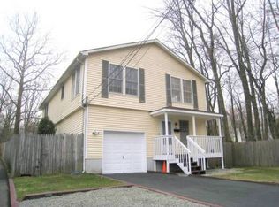 16 Melrose Pl, West Caldwell, NJ 07006