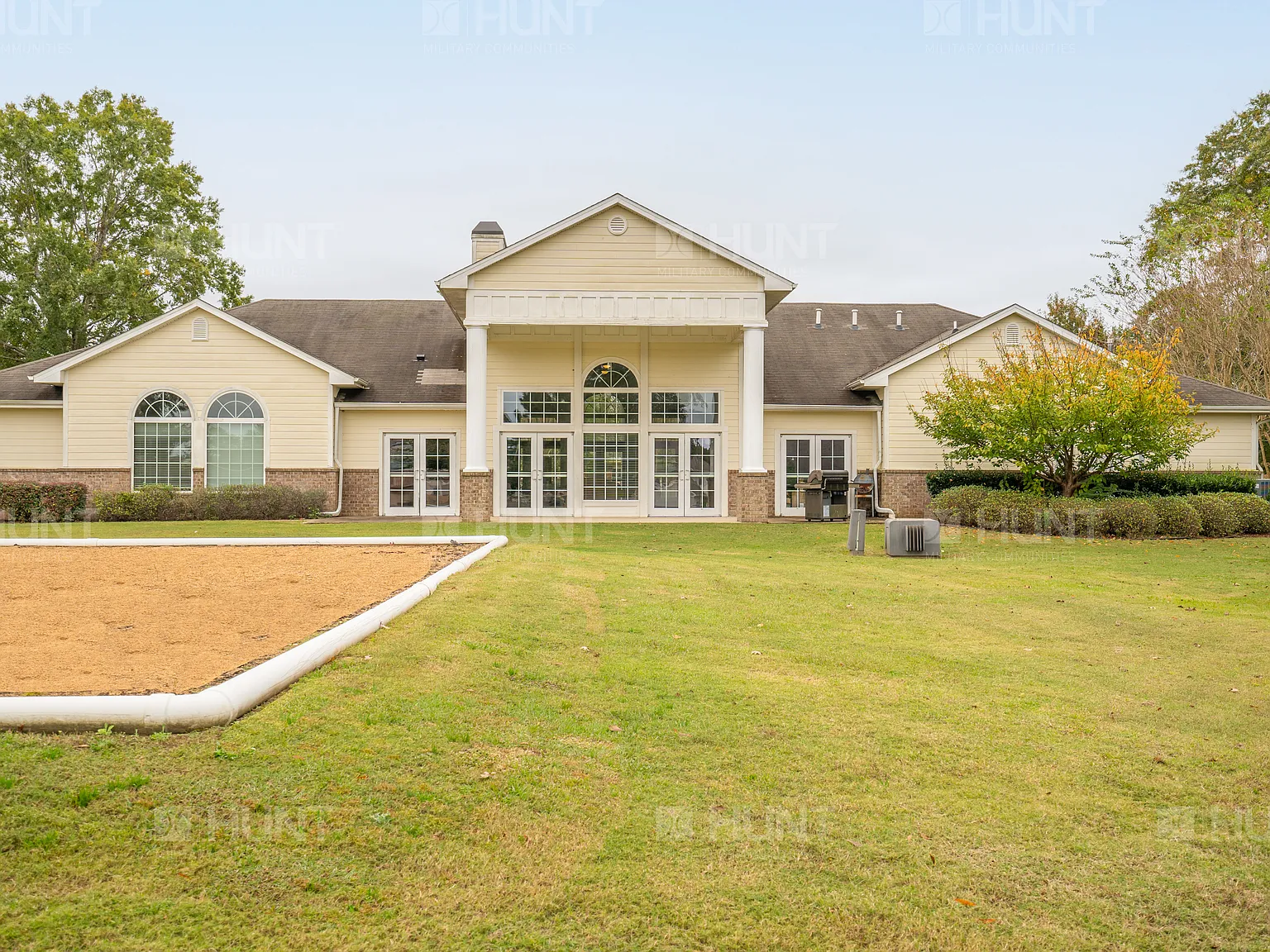4 bed, 1.5 bath, 1098 sqft, $2,027 — Photo 2
