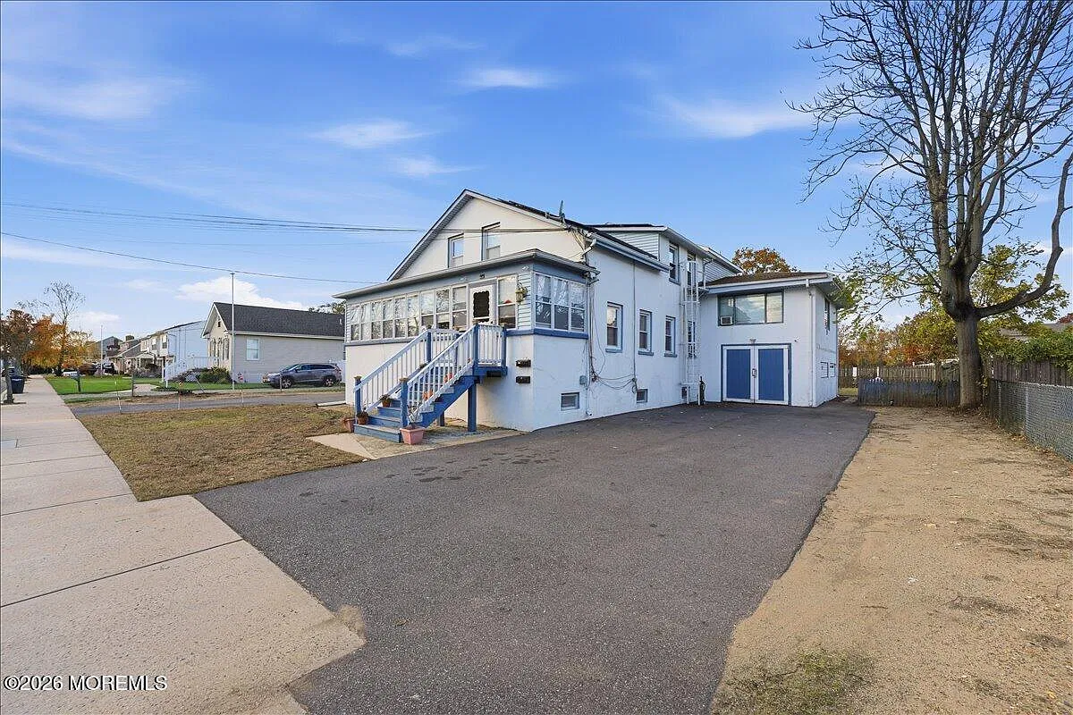 2 bed, $2,700 — Photo 3