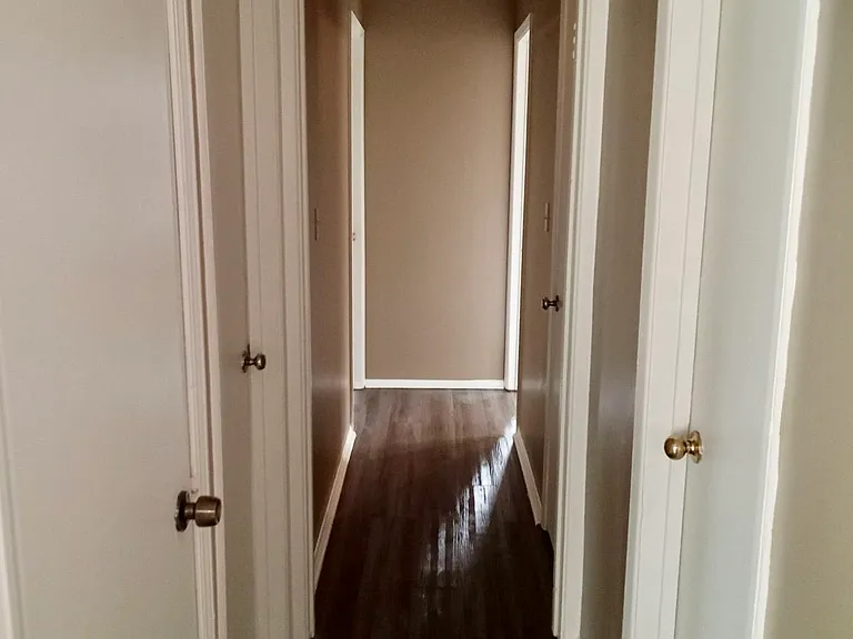 501 Wynhurst Ct — Photo 4