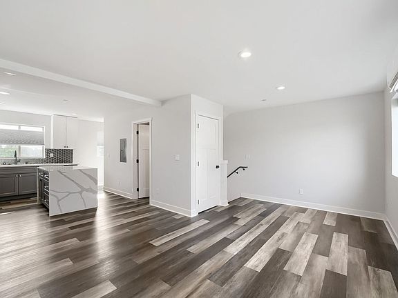 4th image of 3310 S C St #3304