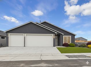 1494 Plan, View Wood Estates, Hermiston, OR 97838