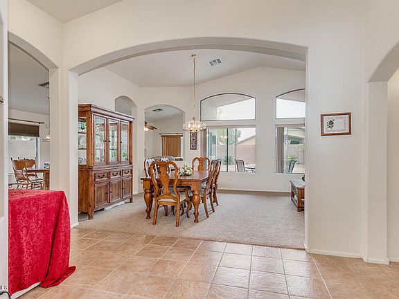 5th image of 463 E Clairidge Dr