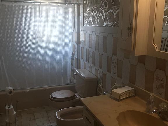 5th image of 26 1st St APT 1