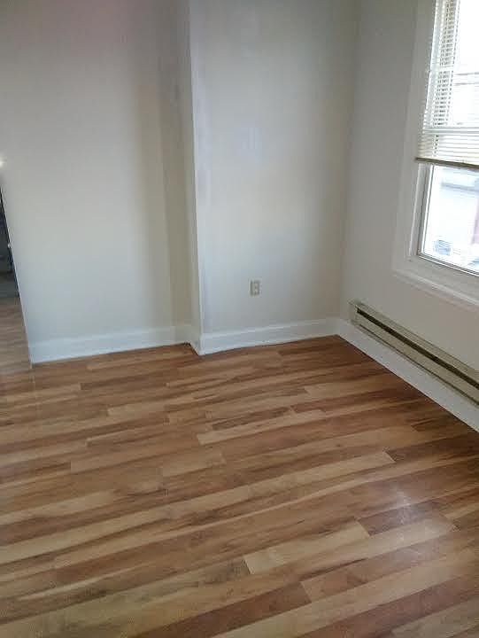 2nd image of 4752 Penn St #1