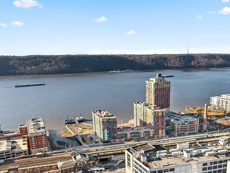 hudson-park-drone-3