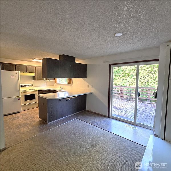 5th image of 3710 Apollo Street SE