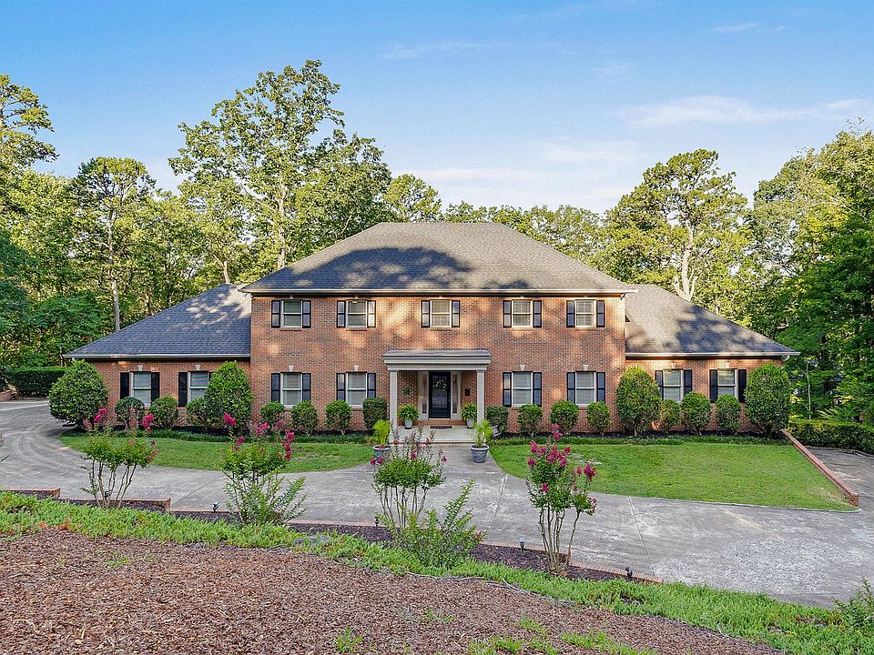 1st image of 15 Stonehaven Dr