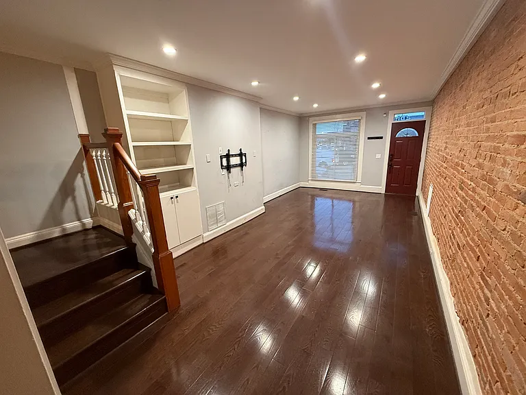 820 E Fort Ave — Photo 3