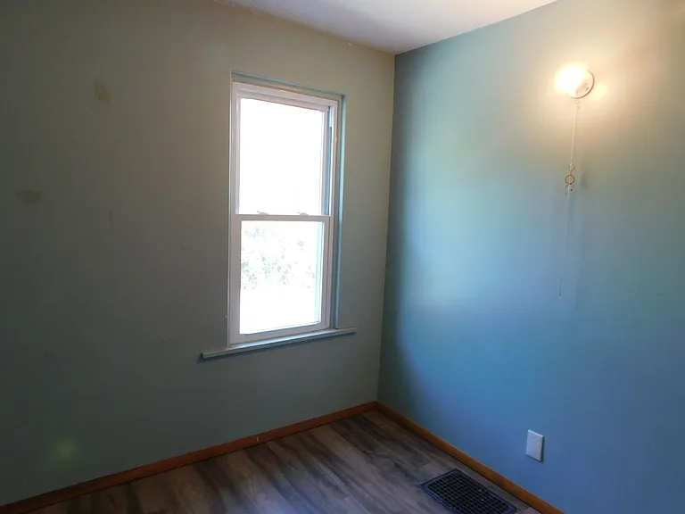 113 S Oak St — Photo 12