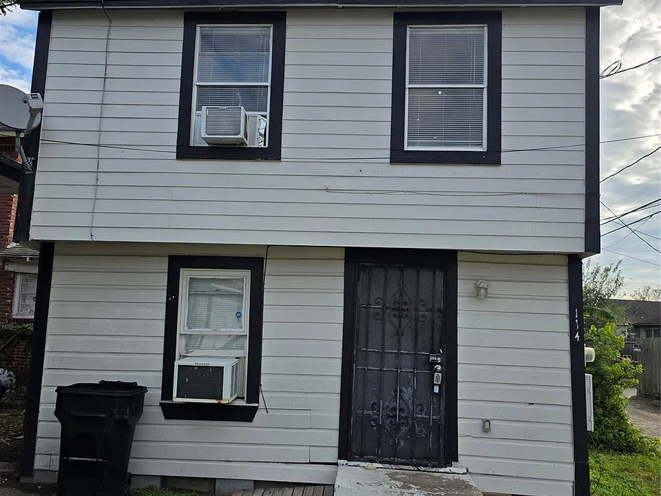 114 Canton St #1/2