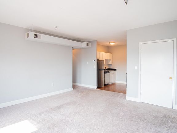 2nd image of 310 Delawareunit #401