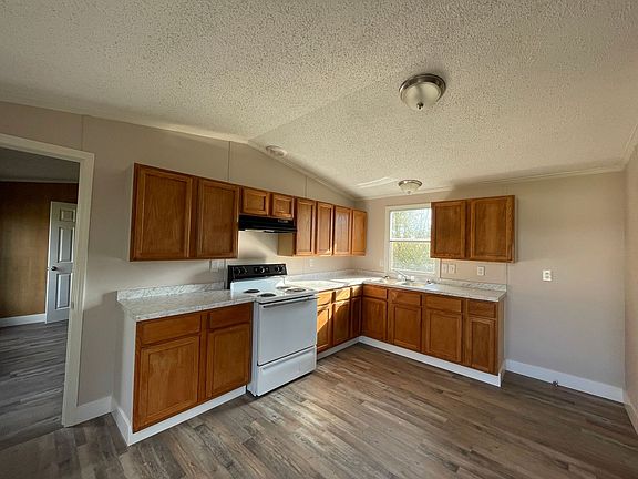 4th image of 395 Pigeon Rd