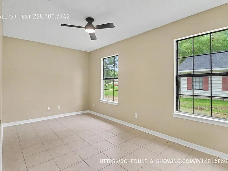 2414 34th Ave — Photo 8