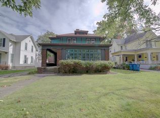 438 S 4th St, Watseka, IL 60970