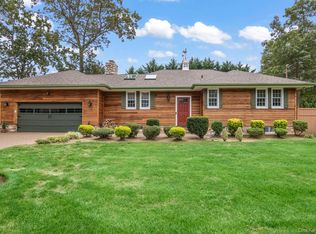 2 Lester Ct, East Northport, NY 11731