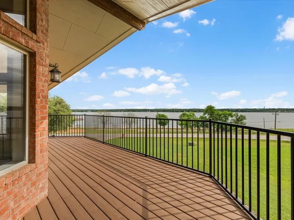203 W Lake Dr, Weatherford, TX 76087